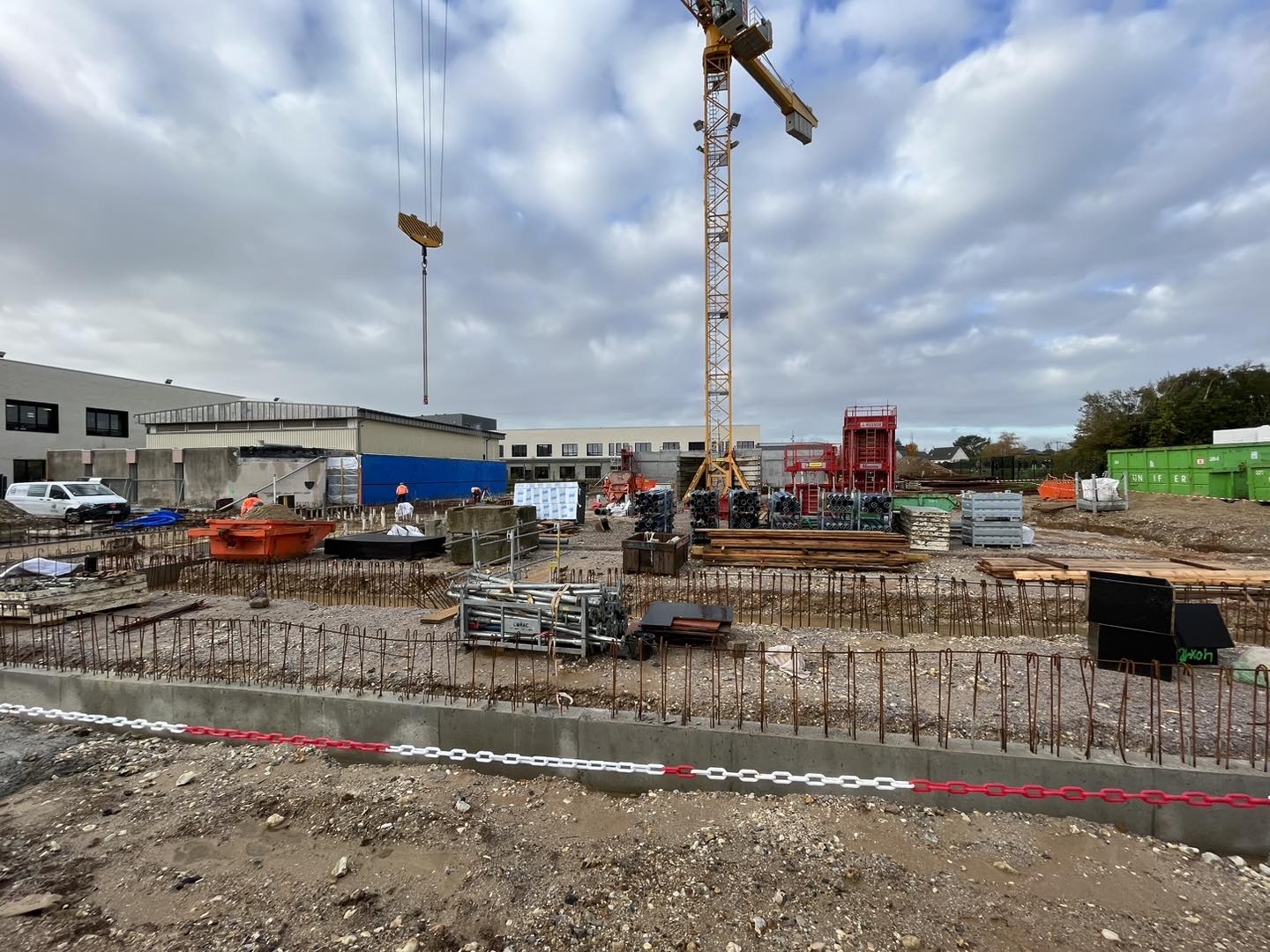 POSE DE LA PREMIÈRE PIERRE DU GYMNASE COMMUNAUTAIRE DE SAINTROMAINDE
